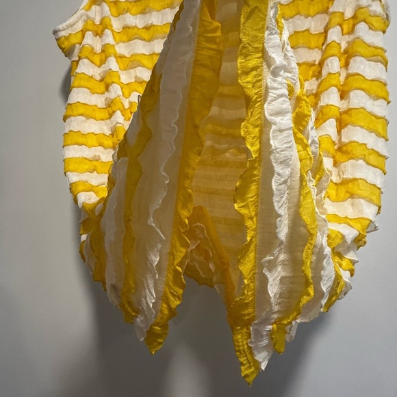 Susan Graver 2XL Yellow White Layered Ruffle Striped Sleeveless Flowy Blouse. - Picture 9 of 9